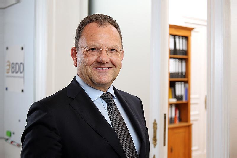 Dr. Reiner Münker